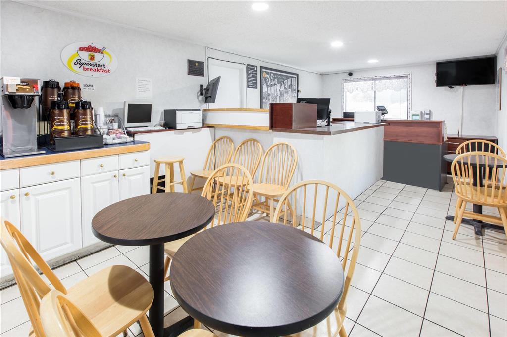 Super 8 By Wyndham Bishop Motel Dalaman gambar