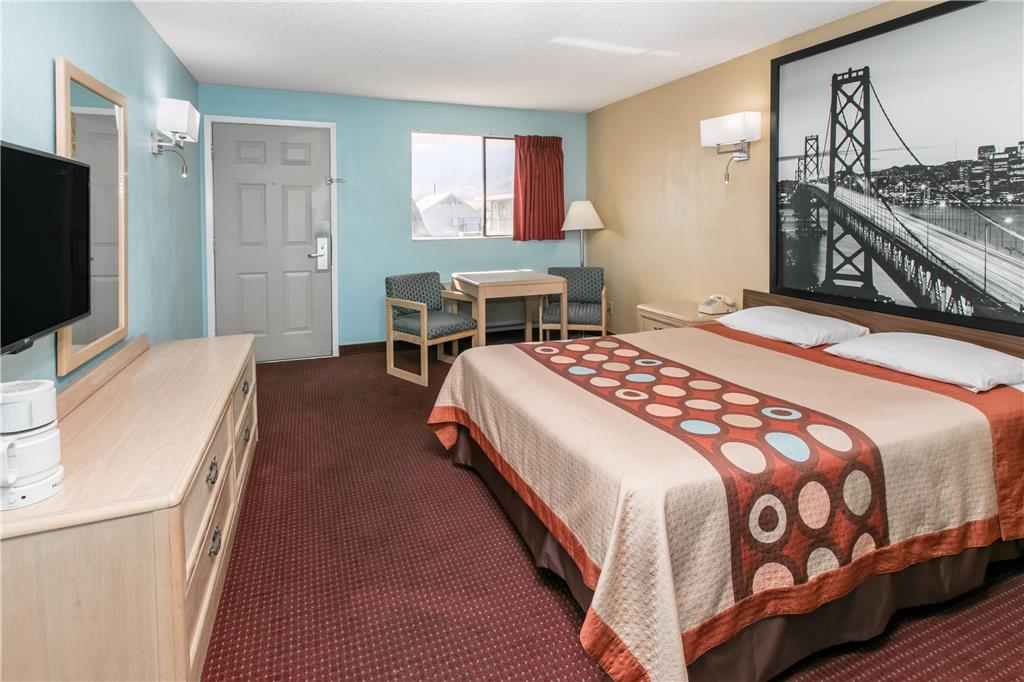 Super 8 By Wyndham Bishop Motel Bilik gambar